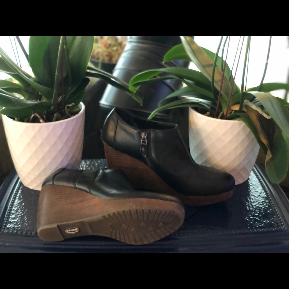 Dr. Scholl’s Wedge Booties